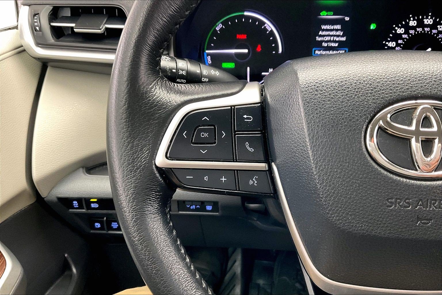 Used 2023 Toyota Sienna XLE FWD image 21