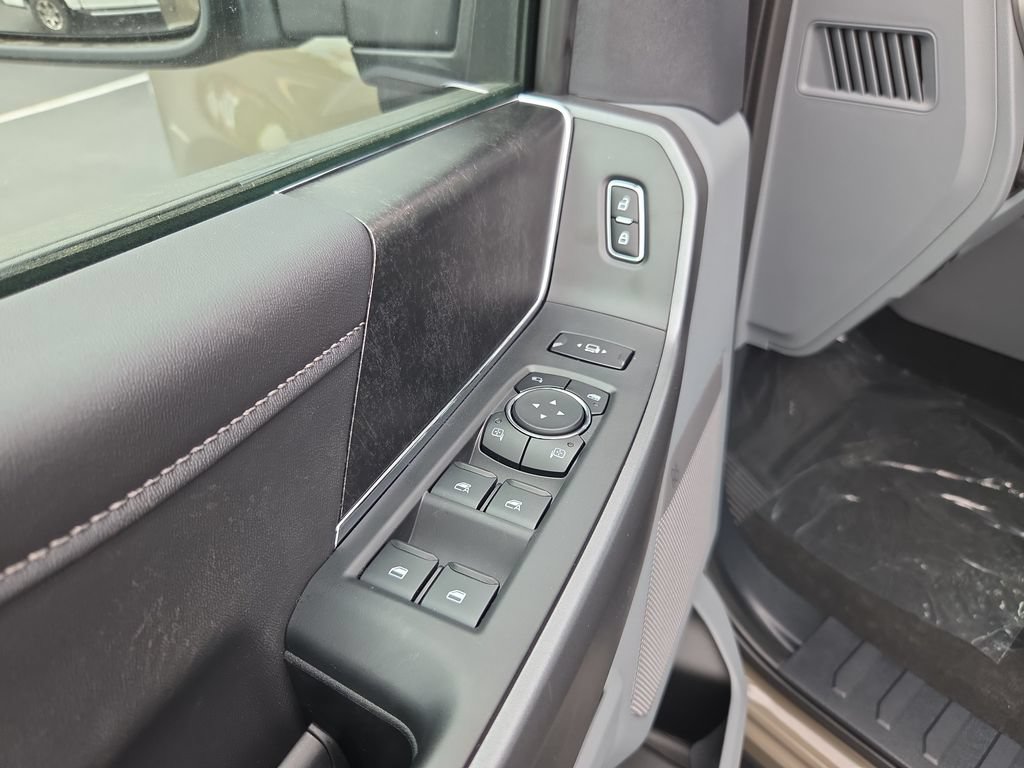 New 2027 Ford F250 XLT w/ XLT Premium Package AWD/4WD image 17