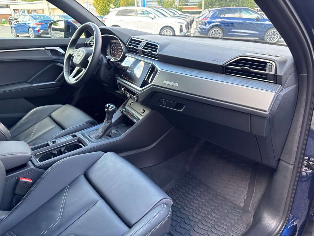 Used 2025 Audi Q3 2.0T Premium w/ Convenience Package AWD/4WD image 28