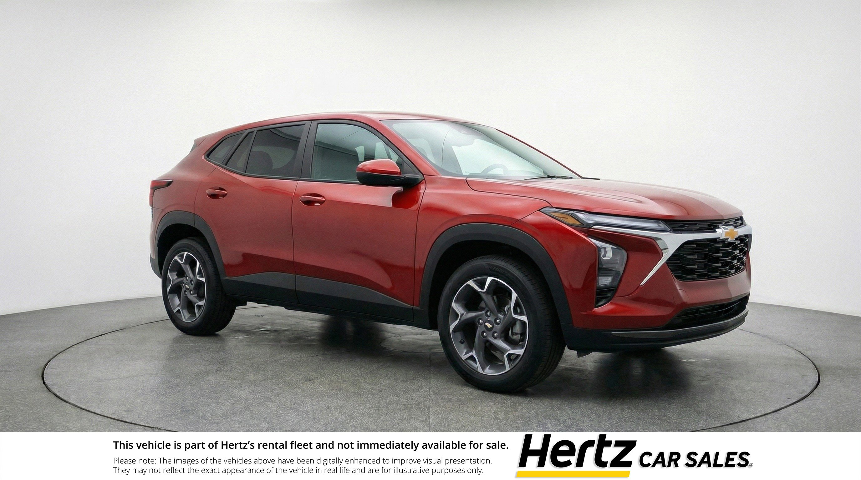 Used 2025 Chevrolet Trax LT FWD image 1