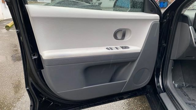 Used 2025 Hyundai Ioniq 5 SE image 14