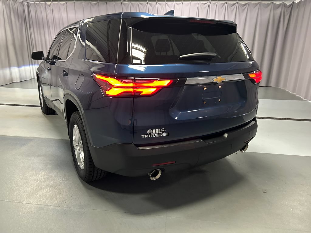 Used 2023 Chevrolet Traverse LS FWD image 5