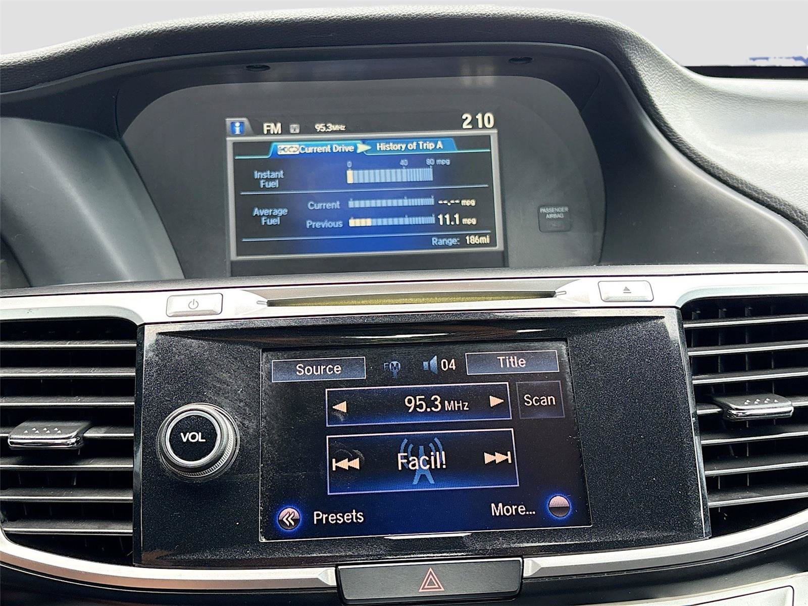 Used 2015 Honda Accord Touring image 15