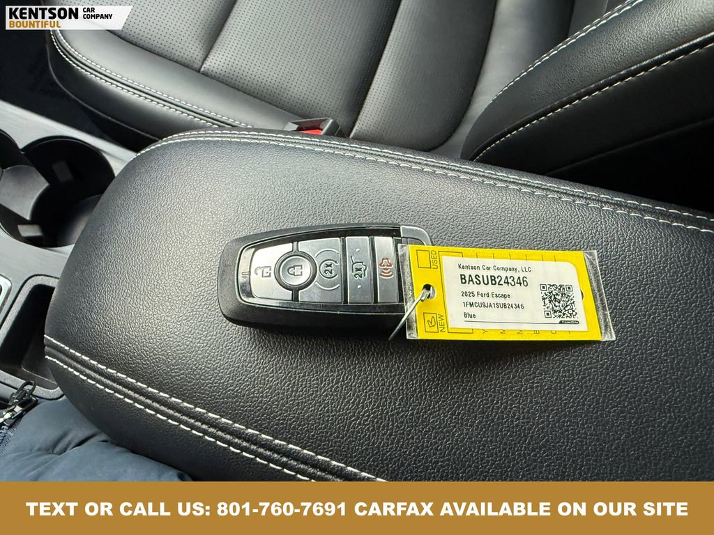 Used 2025 Ford Escape Platinum image 36