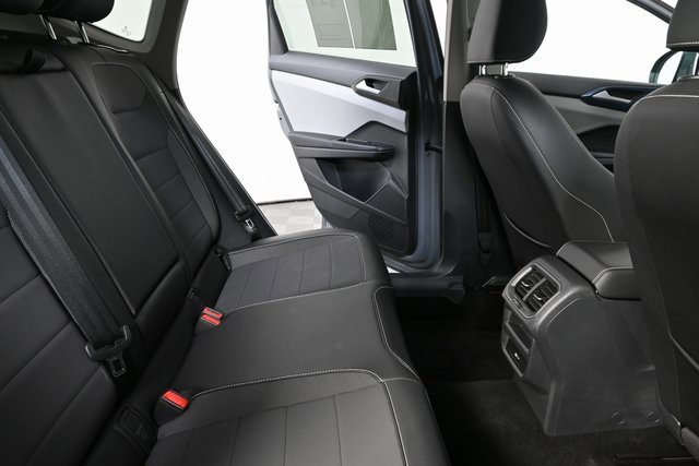 Used 2022 Volkswagen Taos SE image 18
