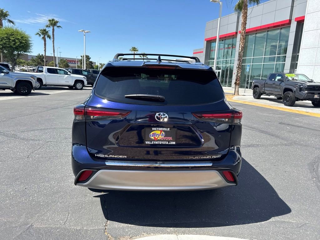 New 2026 Toyota Highlander Platinum AWD/4WD image 3