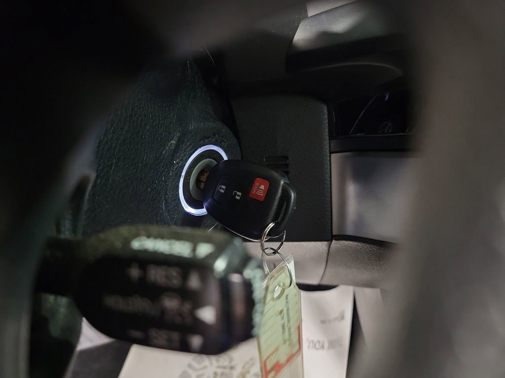 Used 2018 Toyota Tacoma SR image 15