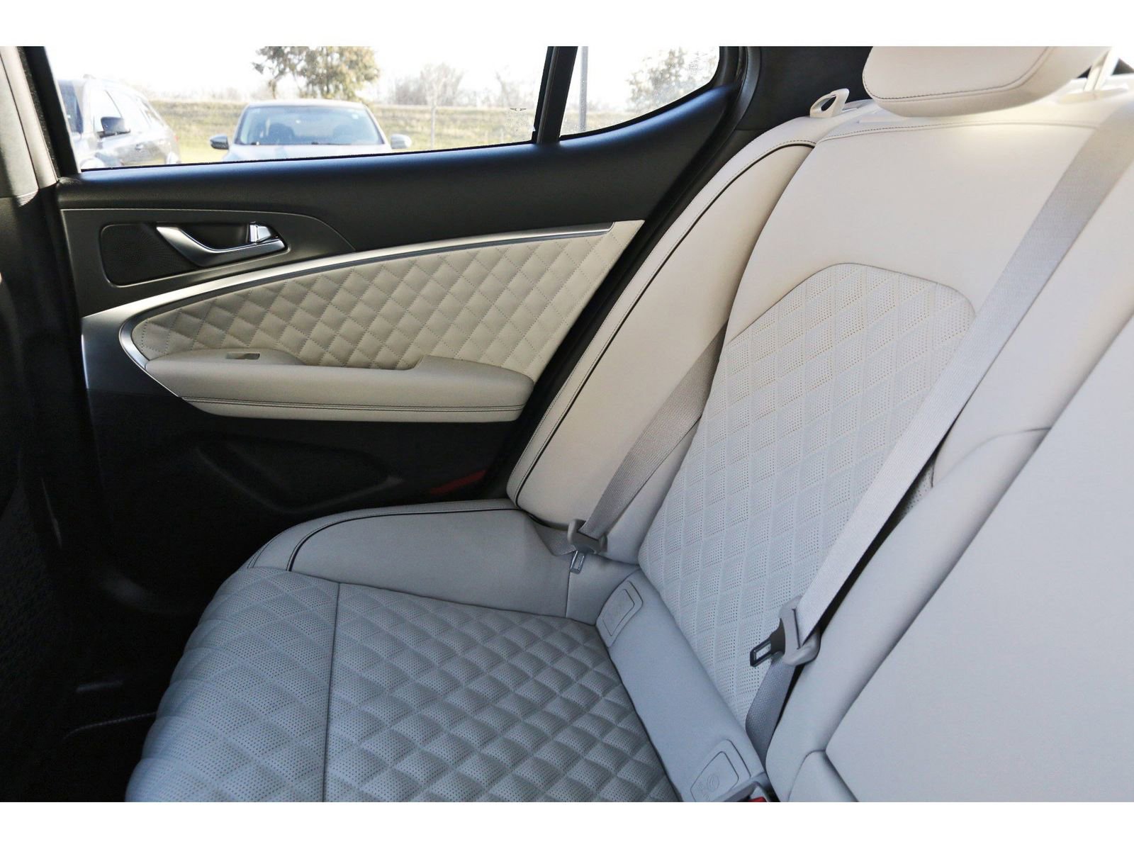 Used 2025 Genesis G70 3.3T Advanced w/ Sport Prestige Package image 13