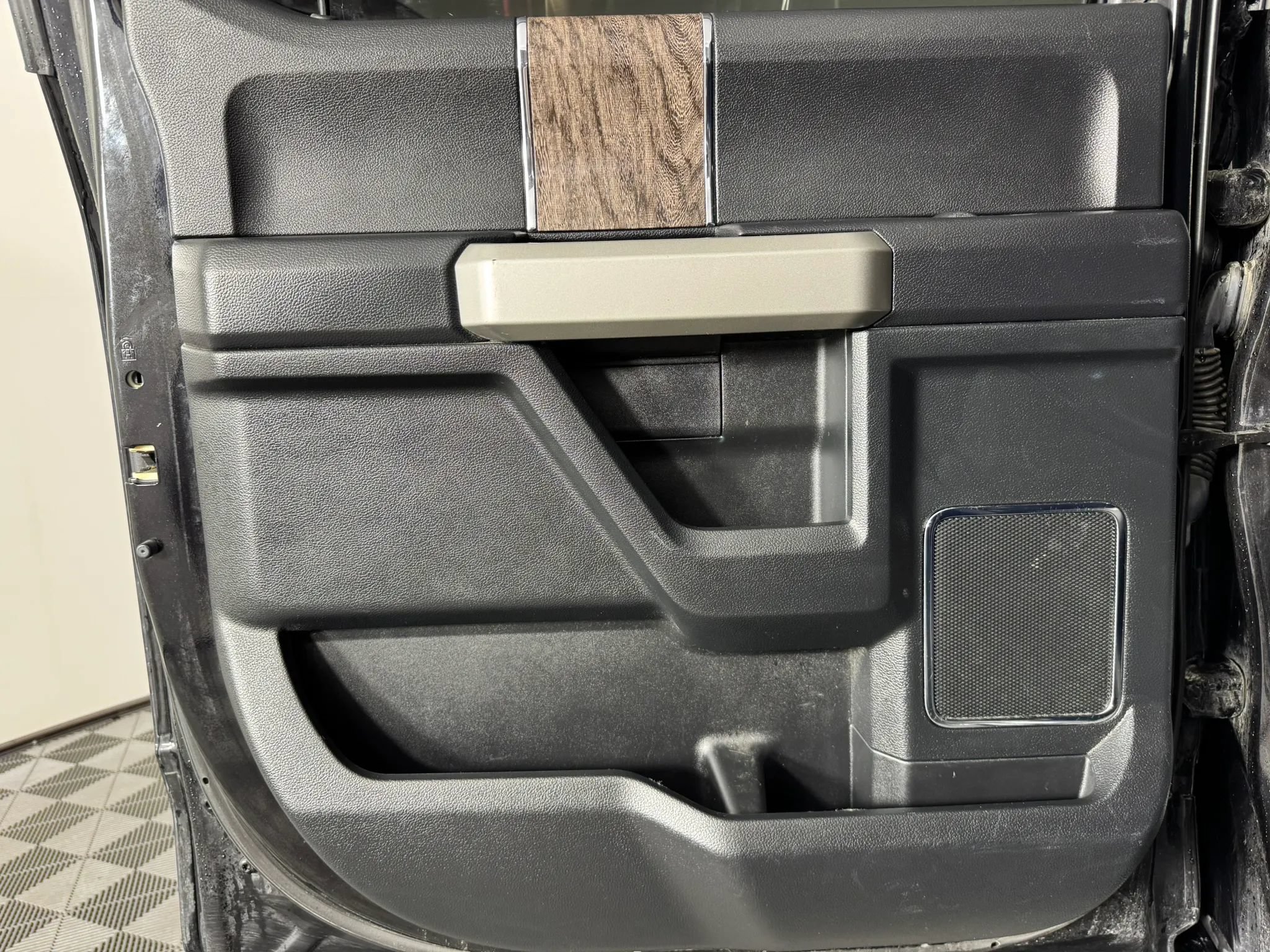 Used 2019 Ford F350 Lariat w/ Chrome Package AWD/4WD image 40