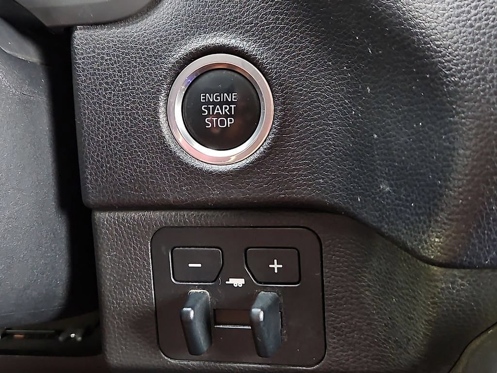 Used 2022 Toyota Tundra SR5 AWD/4WD image 18