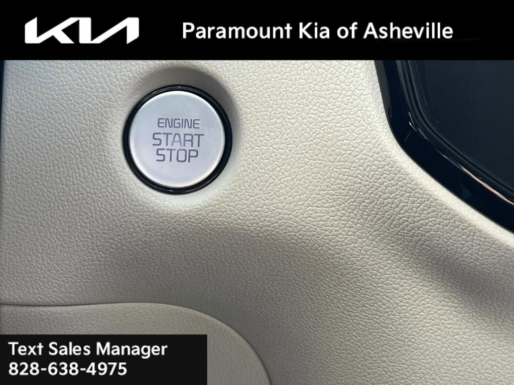 Certified 2025 Kia Sorento EX image 10