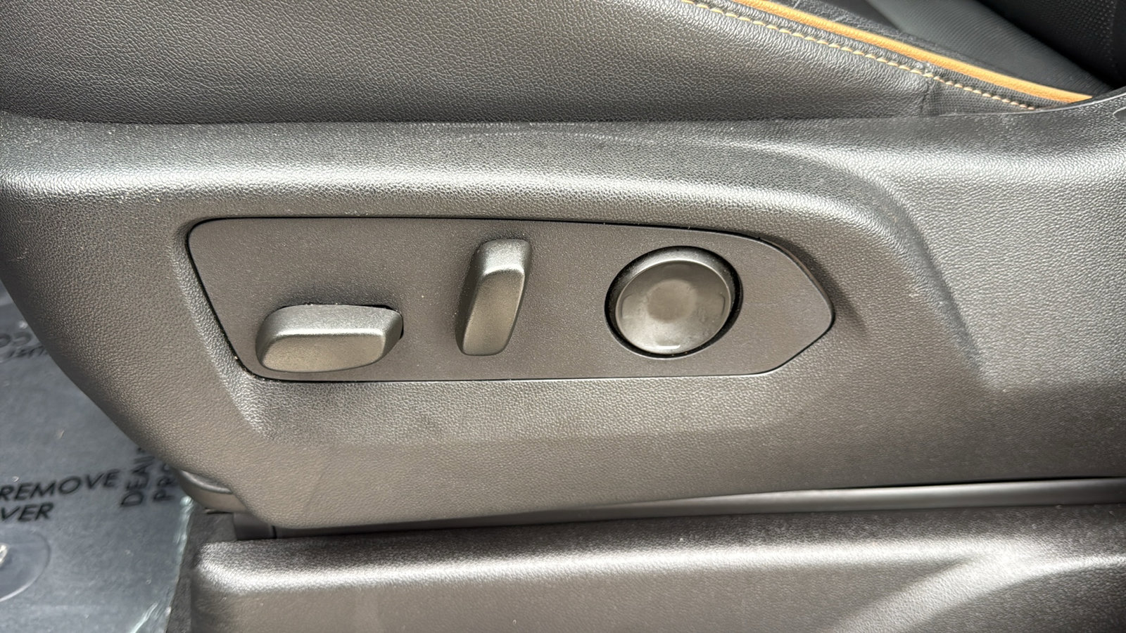 Used 2024 GMC Yukon XL AT4 image 12