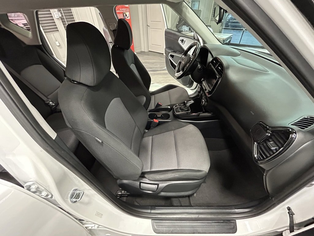Used 2022 Kia Soul X-Line image 37