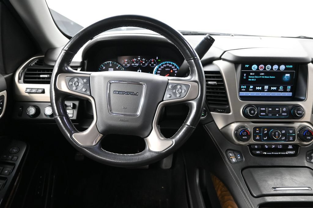 Used 2019 GMC Yukon Denali w/ Denali Ultimate Package AWD/4WD image 36