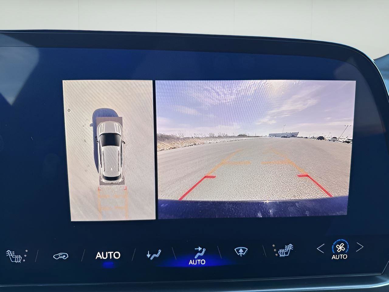 New 2025 Chevrolet Equinox EV RS image 17