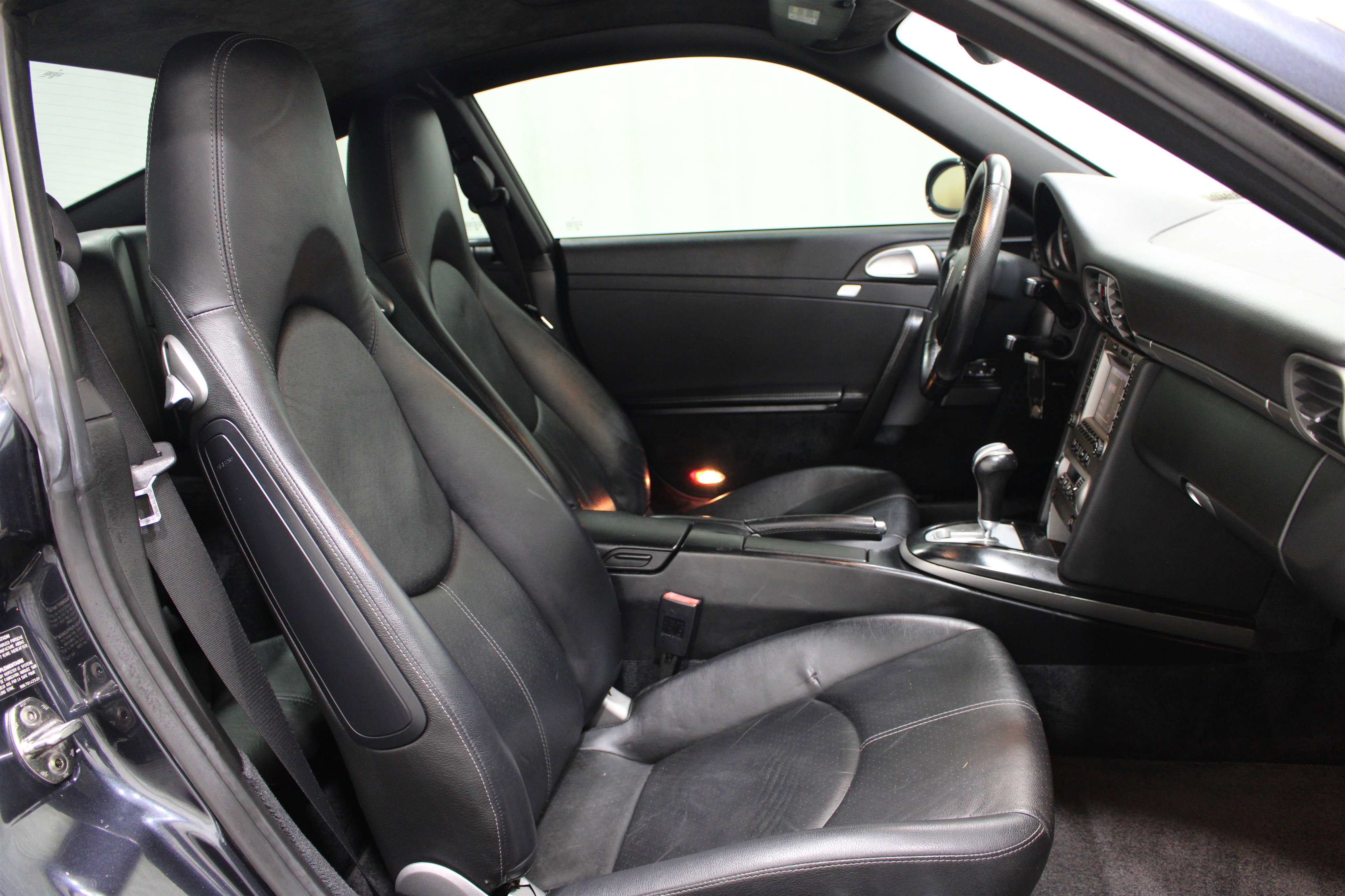 Used 2005 Porsche 911 Carrera RWD image 24