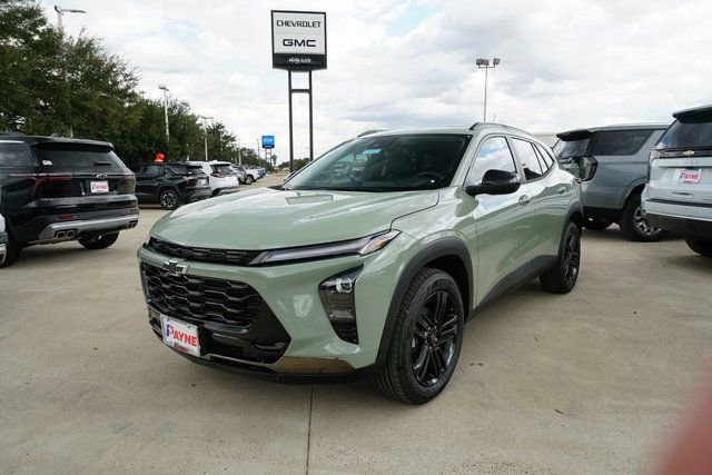 New 2026 Chevrolet Trax ACTIV w/ Sunroof Package