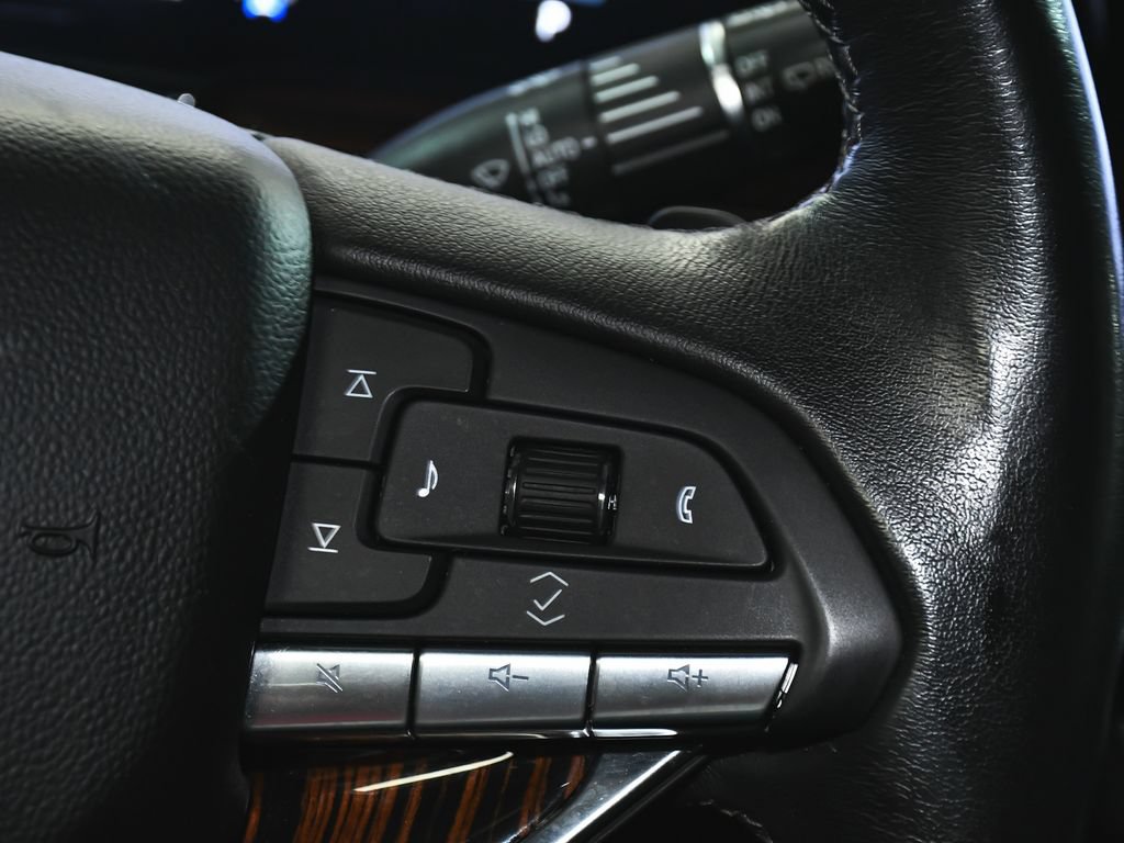 Used 2023 Cadillac Escalade Premium Luxury AWD/4WD image 35