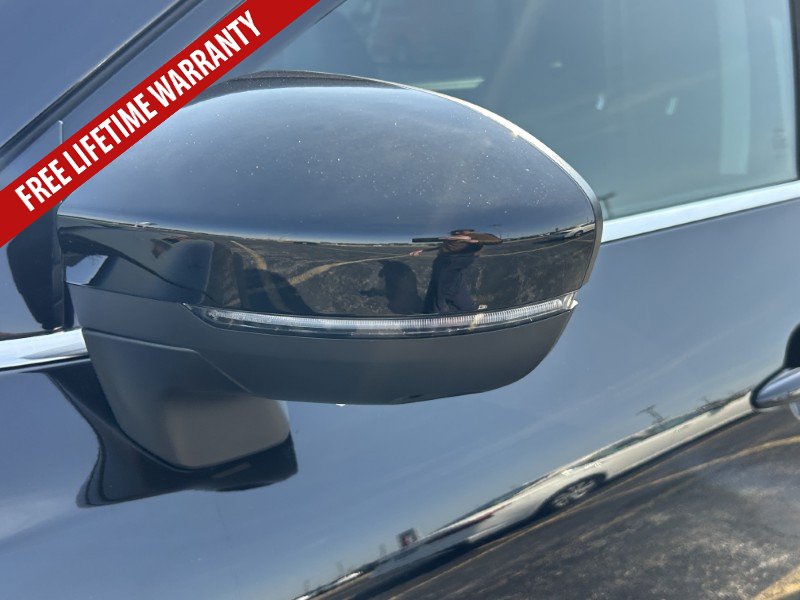 Used 2025 Nissan Pathfinder SL AWD/4WD image 17