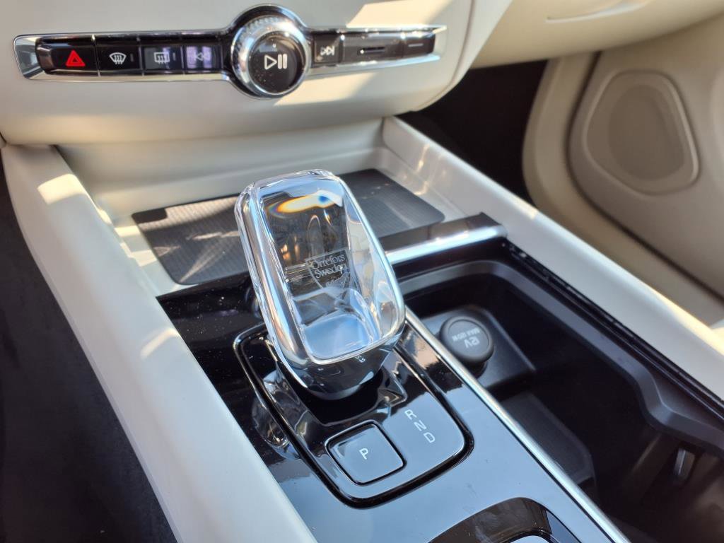 New 2026 Volvo XC60 T8 Ultra image 19