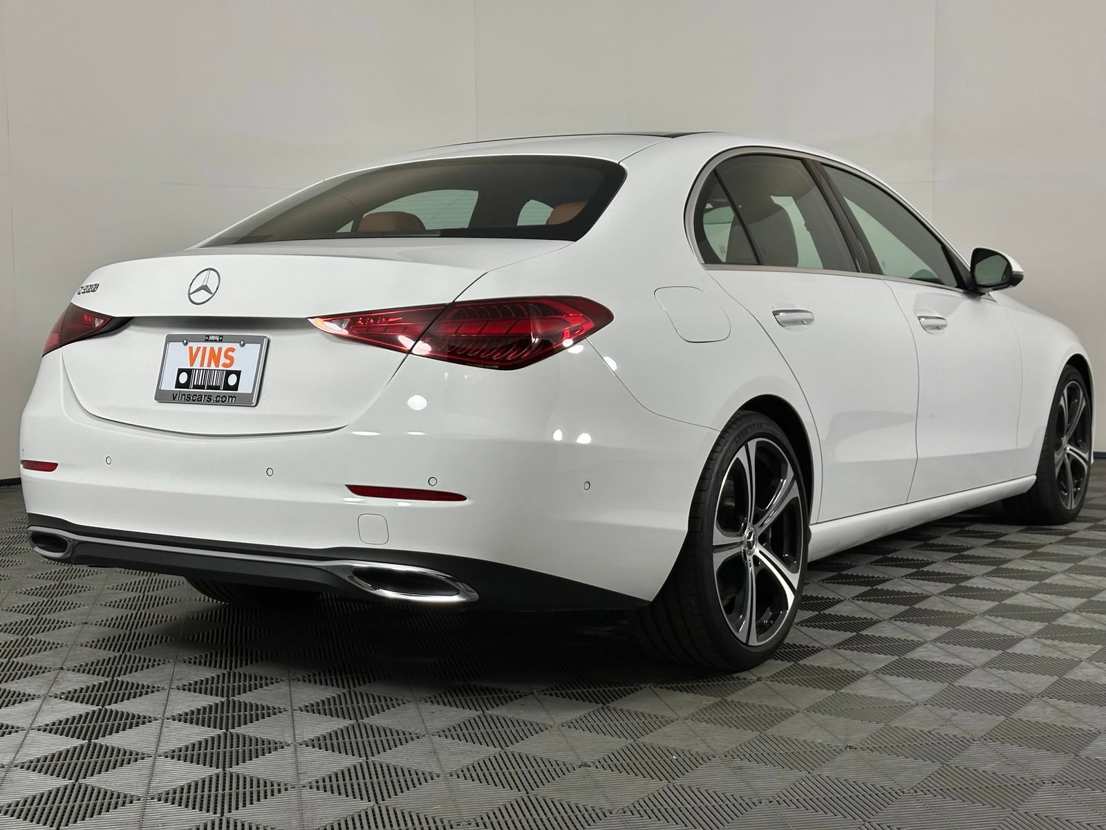 Used 2025 Mercedes-Benz C 300 Sedan image 4