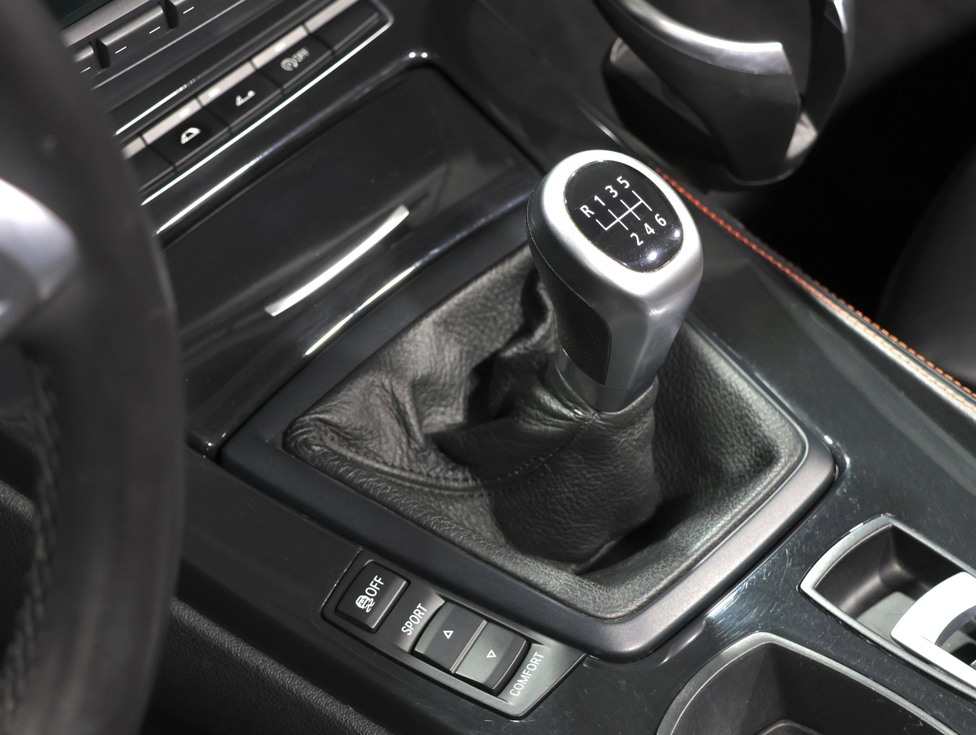 Used 2015 BMW Z4 sDrive28i image 3