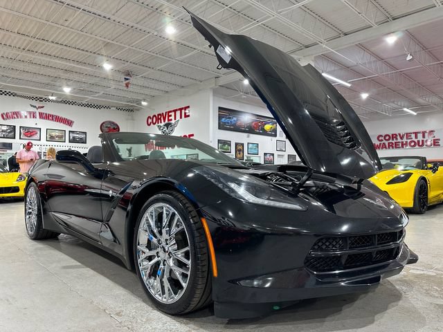 Used 2018 Chevrolet Corvette Stingray Convertible w/ Carbon Flash Badge Package RWD image 32