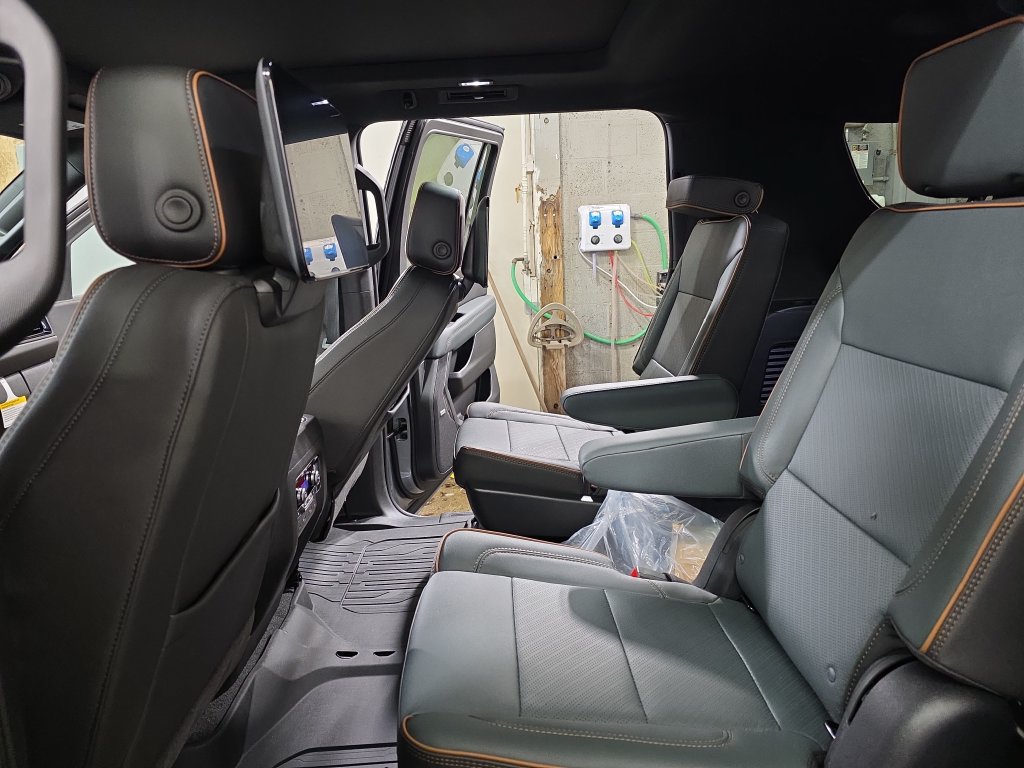 New 2026 GMC Yukon XL AT4 w/ AT4 Premium Plus Package AWD/4WD image 14