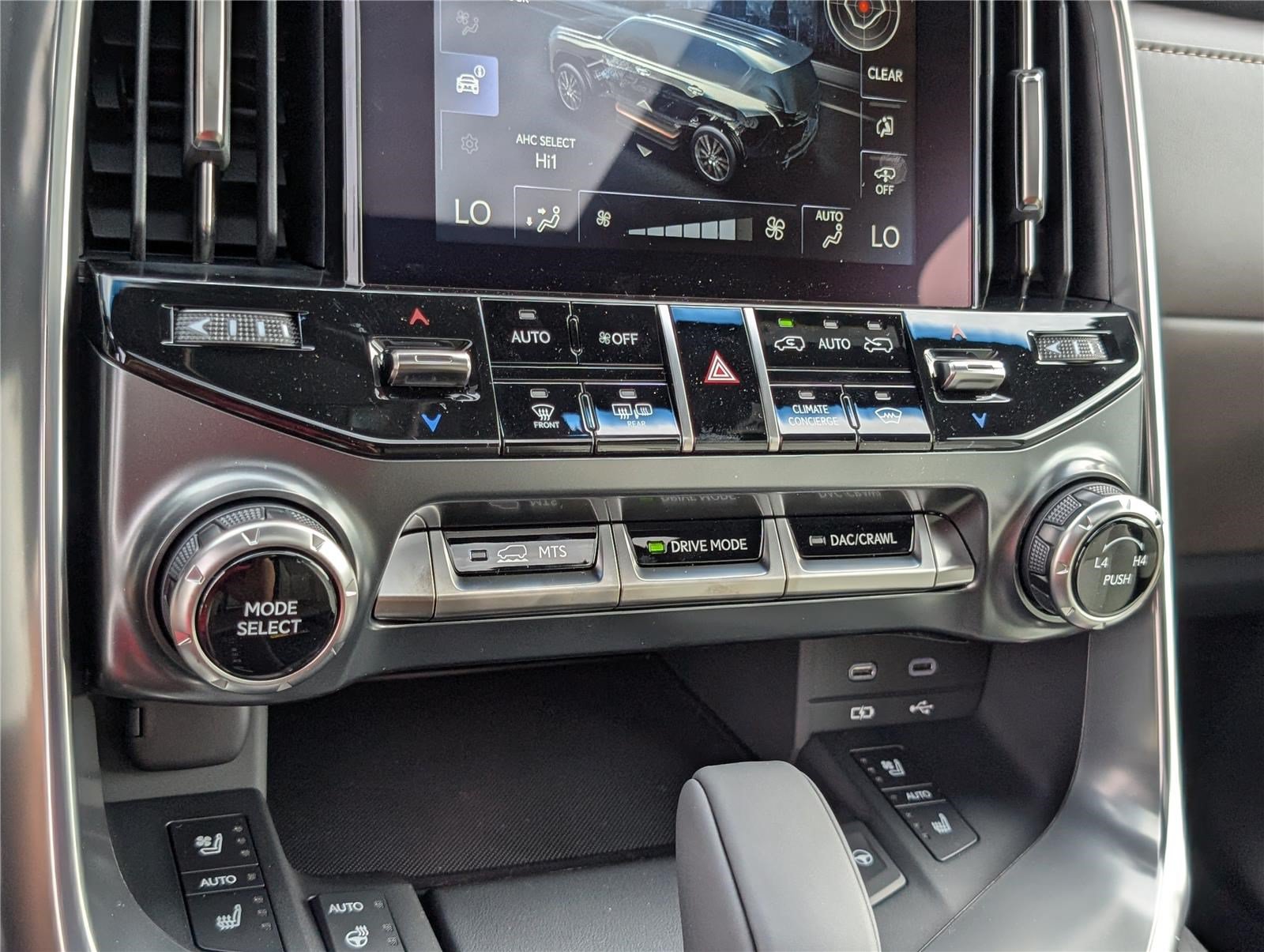 New 2026 Lexus LX 700h Luxury AWD/4WD image 27
