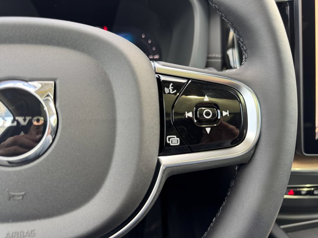 New 2026 Volvo XC60 T8 Ultra w/ Protection Package Premier AWD/4WD image 16