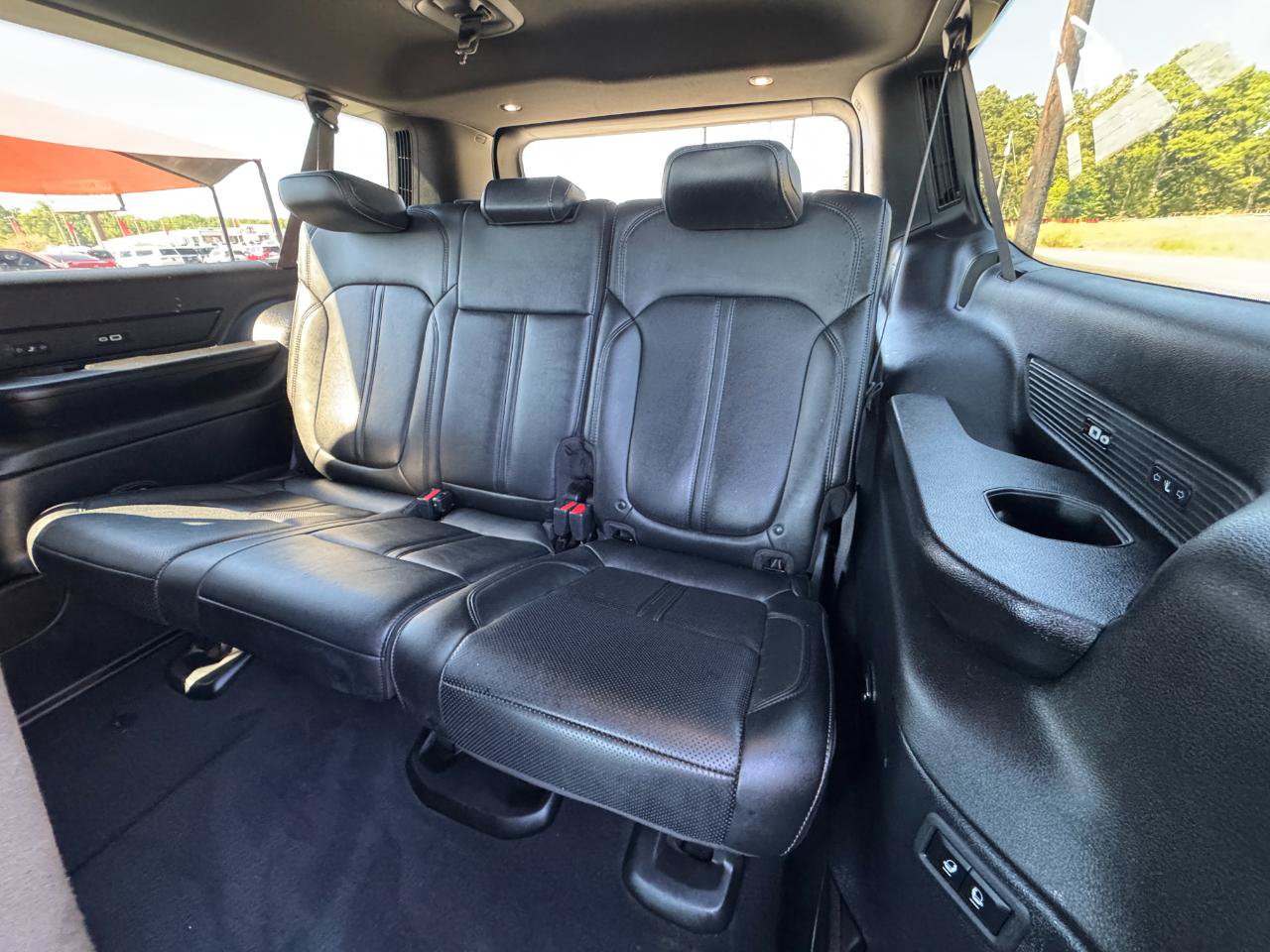 Used 2023 Jeep Wagoneer L Series II AWD/4WD image 22