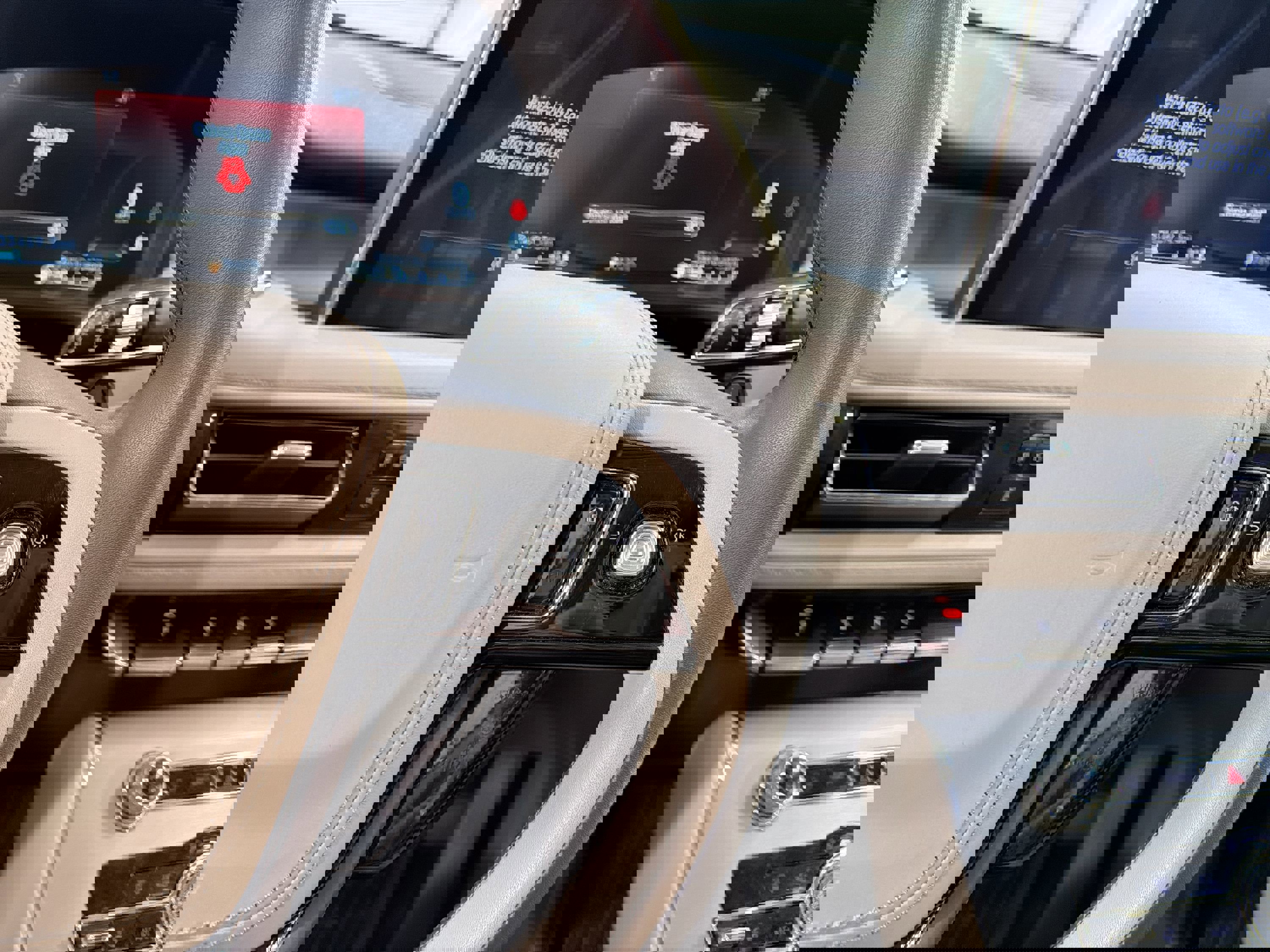 Used 2023 Lincoln Aviator AWD w/ Premium Package image 15