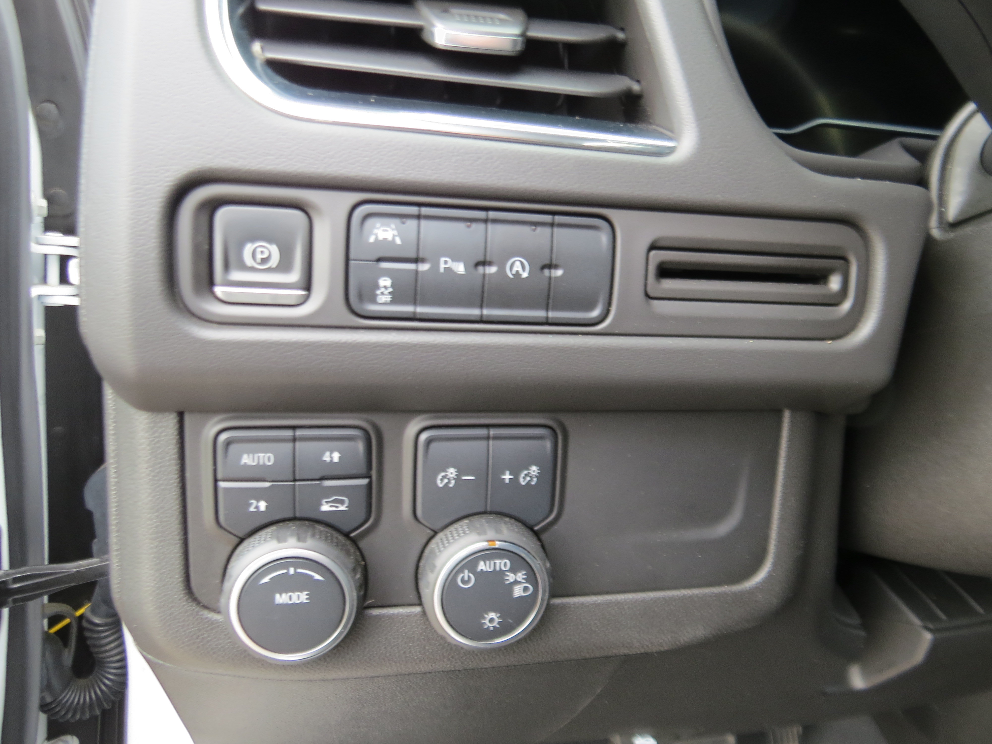 Used 2023 Chevrolet Tahoe RST AWD/4WD image 29
