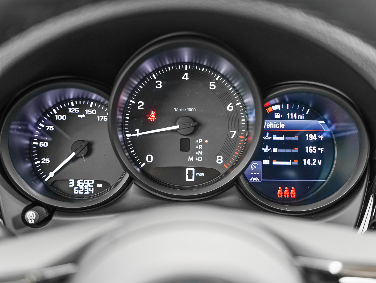 Certified 2023 Porsche Macan AWD/4WD image 18