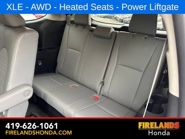 Used 2024 Toyota Highlander XLE AWD/4WD image 34