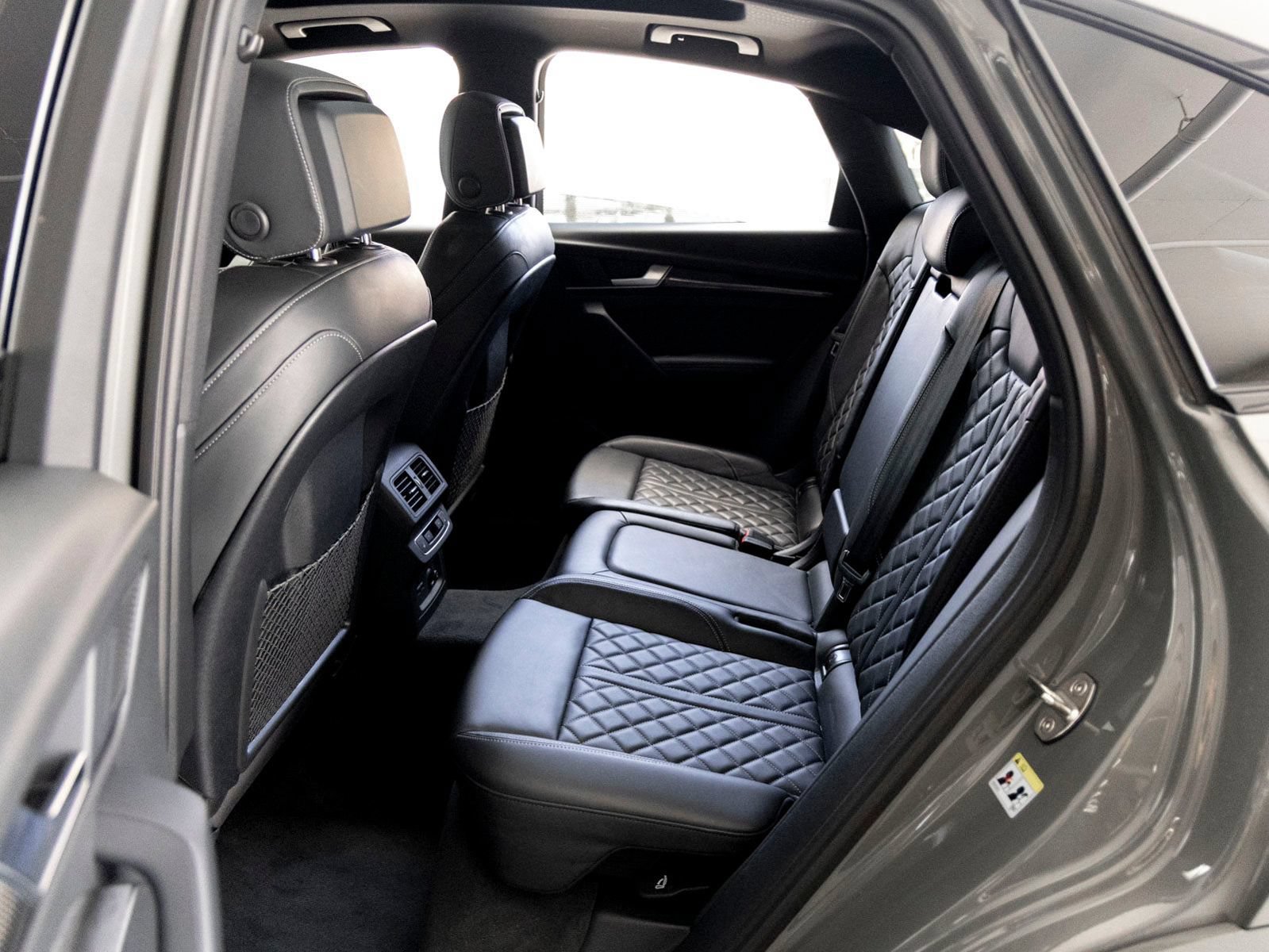 Used 2023 Audi SQ5 Prestige w/ Prestige Package AWD/4WD image 19