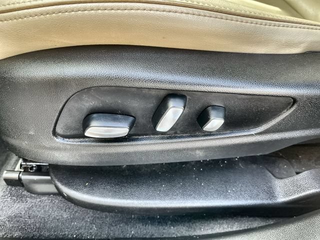 Used 2018 Cadillac XT5 Premium Luxury w/ Driver Assist Package AWD/4WD image 15