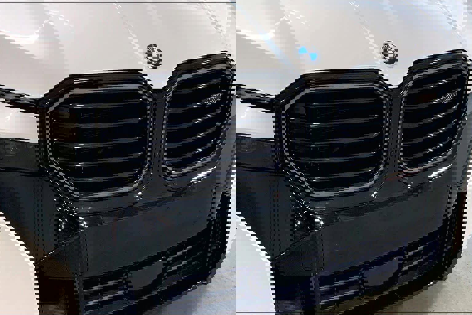 Used 2025 BMW XM image 32