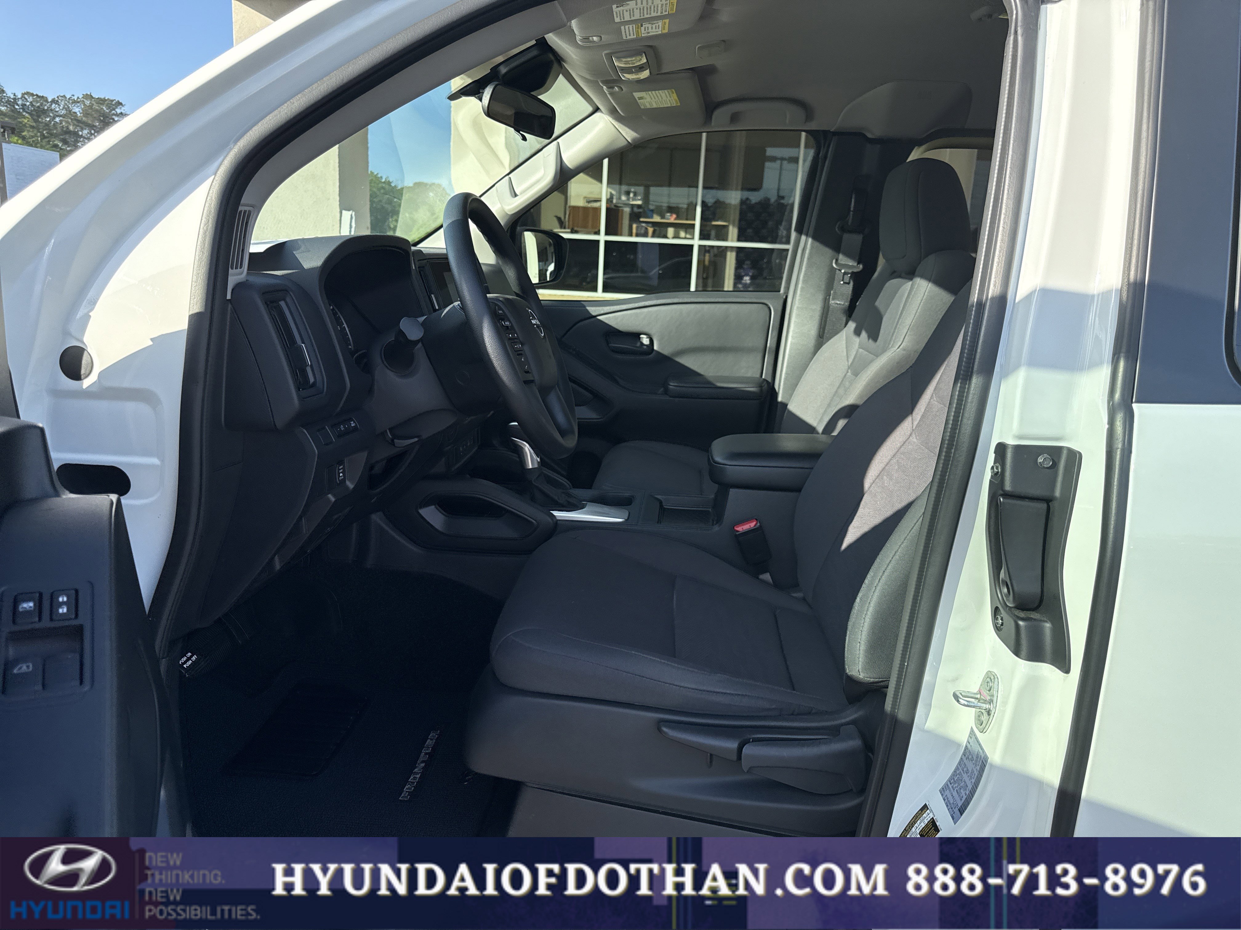 Used 2025 Nissan Frontier S w/ S Utility Package image 10