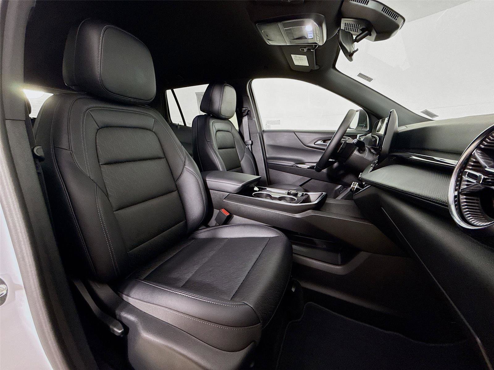 Used 2026 Chevrolet Equinox LT w/ Convenience Package II image 27