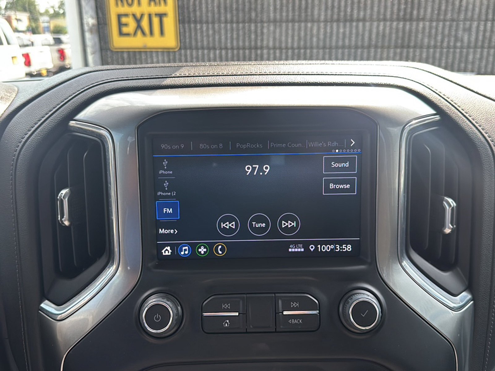 Used 2021 Chevrolet Silverado 1500 RST w/ Bed Protection Package AWD/4WD image 34