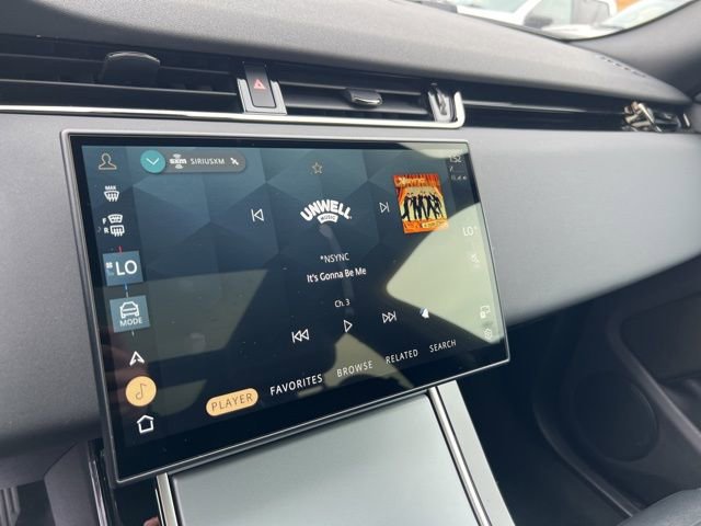 Used 2024 Land Rover Range Rover Evoque S image 12