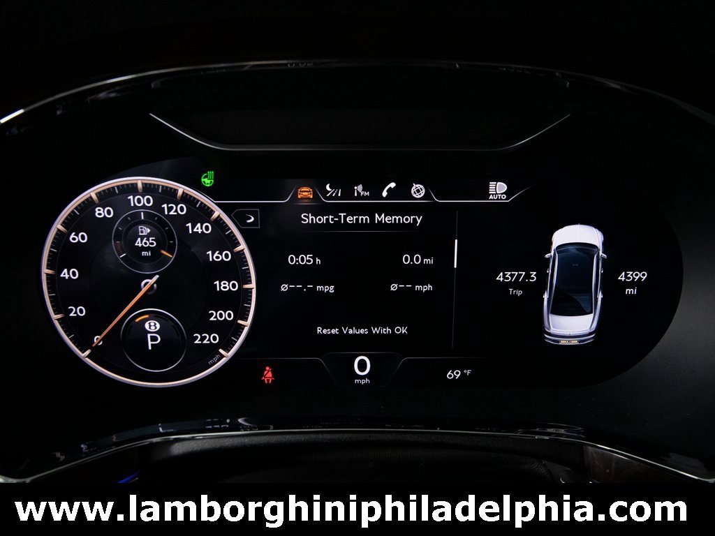 Used 2024 Bentley Flying Spur V8 image 20