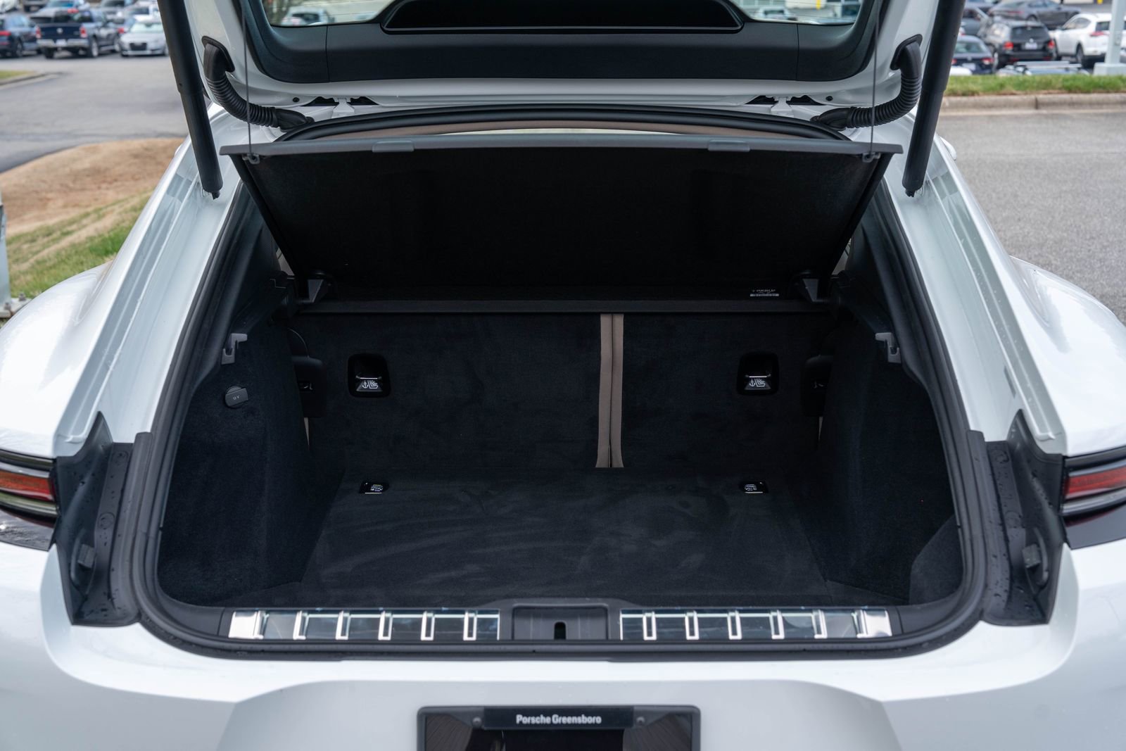 Certified 2025 Porsche Panamera image 16