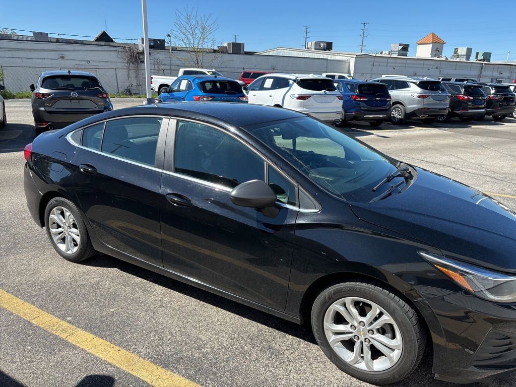 Used 2019 Chevrolet Cruze LT w/ LT Fleet Convenience Package FWD image 4