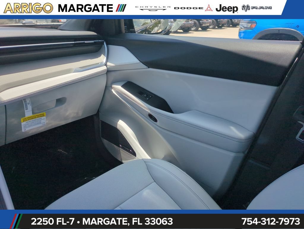 New 2026 Jeep Cherokee Limited AWD/4WD image 18