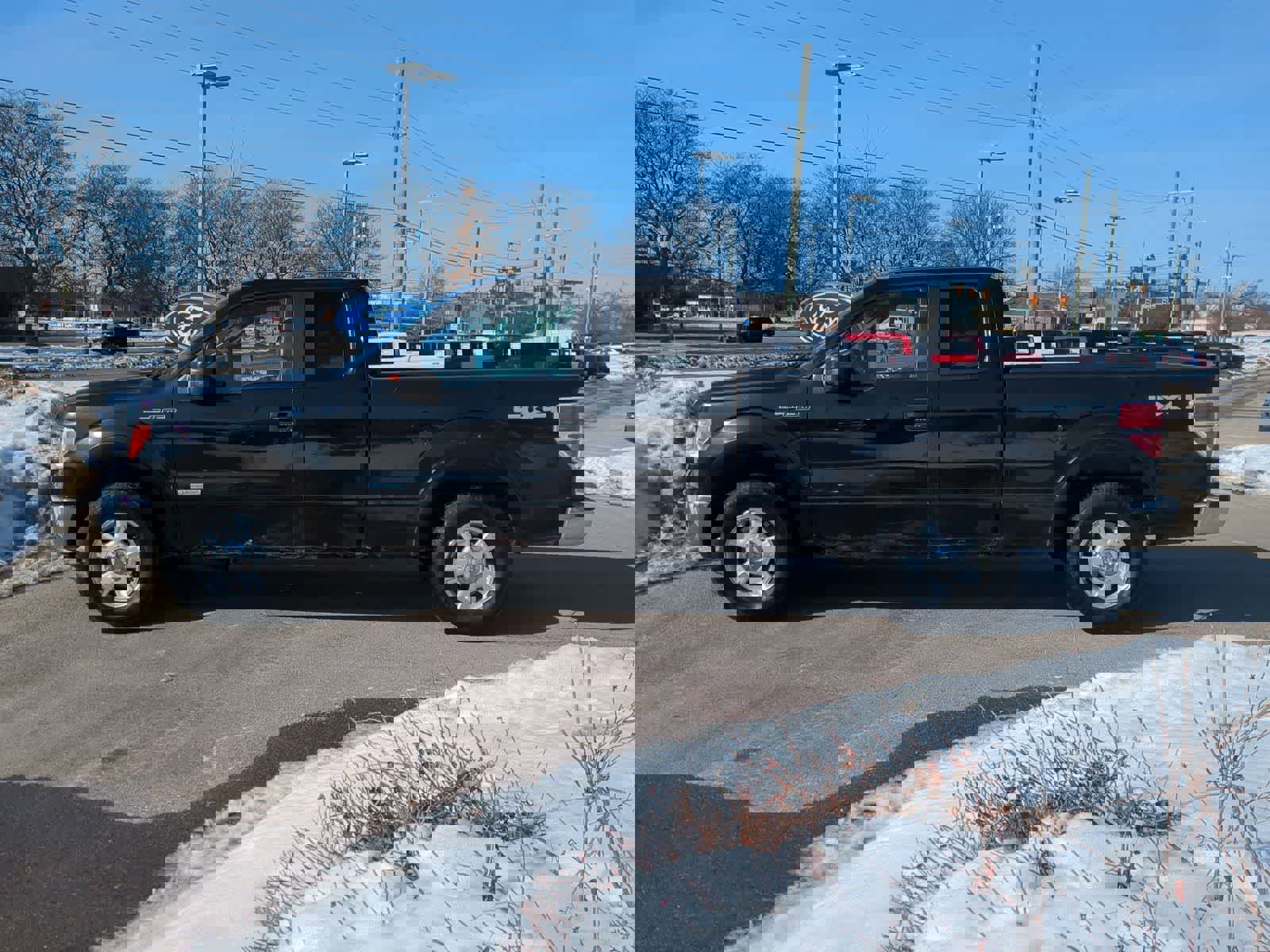 Used 2013 Ford F150 XLT w/ Mid Equipment Group image 5