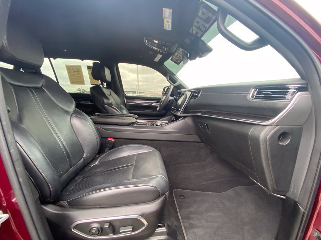 Used 2022 Jeep Wagoneer Series I w/ Convenience Group I AWD/4WD image 31
