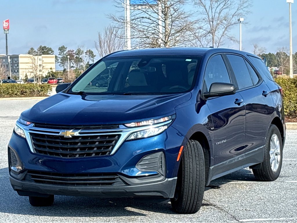 Used 2023 Chevrolet Equinox LS w/ LS Convenience Package image 3