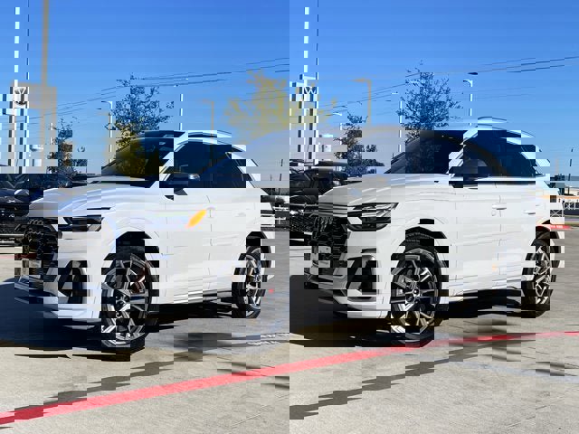 Used 2022 Audi SQ5 Premium w/ Convenience Package image 1